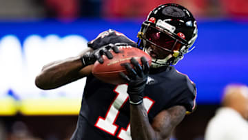 ATLANTA, GA - SEPTEMBER 29: Julio Jones #11 of the Atlanta Falcons catches a pass during warm ups prior to the game against the Tennessee Titans at Mercedes-Benz Stadium on September 29, 2019 in Atlanta, Georgia. (Photo by Carmen Mandato/Getty Images)