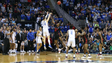 KANSAS CITY, MO - MARCH 29: Kentucky Wildcats guard Tyler Herro (14) shoots a three over Houston Cougars guard Dejon Jarreau (13) to give Kentucky a 60-58 lead with 0:25 left in the second half of an NCAA Midwest Regional Sweet Sixteen game between the Houston Cougars and Kentucky Wildcats on March 29, 2019 at Sprint Center in Kansas City, MO. (Photo by Scott Winters/Icon Sportswire via Getty Images)