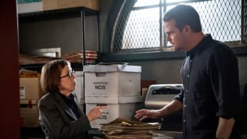 “Subject 17” - Pictured: Linda Hunt (Henrietta "Hetty" Lange) and Chris O'Donnell (Special Agent G. Callen). While Callen suspects Hetty of keeping secrets about his past and Joelle surfaces in her quest to capture Katya, NCIS must track down an informant whose life is in danger. Also, Kensi and Deeks work to expand their family, on the 13th season premiere of NCIS: LOS ANGELES, Sunday, Oct. 10 (9:00-10:00 PM, ET/PT) on the CBS Television Network and available to stream live and on demand on the CBS app and Paramount+. Robert Voets/CBS ©2021 CBS Broadcasting, Inc. All Rights Reserved.