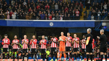 Players clap in memory of former England footballer Roger Hunt who passed away on September 27 ahead of the English Premier League football match between Chelsea and Southampton at Stamford Bridge in London on October 2, 2021. - RESTRICTED TO EDITORIAL USE. No use with unauthorized audio, video, data, fixture lists, club/league logos or 'live' services. Online in-match use limited to 120 images. An additional 40 images may be used in extra time. No video emulation. Social media in-match use limited to 120 images. An additional 40 images may be used in extra time. No use in betting publications, games or single club/league/player publications. (Photo by JUSTIN TALLIS / AFP) / RESTRICTED TO EDITORIAL USE. No use with unauthorized audio, video, data, fixture lists, club/league logos or 'live' services. Online in-match use limited to 120 images. An additional 40 images may be used in extra time. No video emulation. Social media in-match use limited to 120 images. An additional 40 images may be used in extra time. No use in betting publications, games or single club/league/player publications. / RESTRICTED TO EDITORIAL USE. No use with unauthorized audio, video, data, fixture lists, club/league logos or 'live' services. Online in-match use limited to 120 images. An additional 40 images may be used in extra time. No video emulation. Social media in-match use limited to 120 images. An additional 40 images may be used in extra time. No use in betting publications, games or single club/league/player publications. (Photo by JUSTIN TALLIS/AFP via Getty Images)