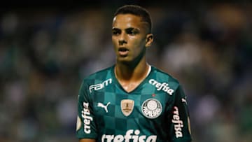 BARUERI, BRAZIL - DECEMBER 09: Giovani of Palmeiras looks on during the match between Palmeiras and Ceara as part of Brasileirao Series A 2021 at Arena Barueri on December 09, 2021 in Barueri, Brazil. (Photo by Ricardo Moreira/Getty Images)
