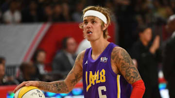 LOS ANGELES, CA - FEBRUARY 16: Canadian singer and songwriter Justin Bieber plays during the 2018 NBA All-Star Game Celebrity Game at Los Angeles Convention Center on February 16, 2018 in Los Angeles, California. (Photo by Jayne Kamin-Oncea/Getty Images)