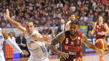 MESTRE, ITALY - JUNE 12: Julyan Stone of Umana competes with Aaron Craft of Dolomiti during the match game 1of play off final series of LBA Legabasket of Serie A1 between ReyerUmana Venezia and Aquila Dolomiti Energia Trento at Palasport Taliercio on June 12, 2017 in Mestre, Italy. (Photo by Arturo Presotto - Iguana Press/Getty Images)