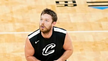 Cleveland Cavaliers guard Matthew Dellavedova shoots in pregame warmups. (Photo by Jim Dedmon-USA TODAY Sports)
