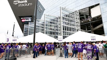 MINNEAPOLIS, MN - SEPTEMBER 18: Fans enter US Bank Stadium prior to the stadium's inaugural game between the Green Bay Packers and the Minnesota Vikings on September 18, 2016 in Minneapolis, Minnesota. (Photo by Jamie Squire/Getty Images)