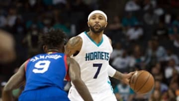 Apr 4, 2015; Charlotte, NC, USA; Charlotte Hornets guard Mo Williams (7) sets up a play during the second half against the Philadelphia 76ers at Time Warner Cable Arena. Hornets defeated the 76ers 92-91. Mandatory Credit: Jeremy Brevard-USA TODAY Sports