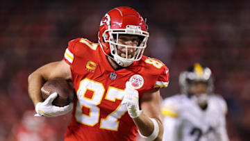 Travis Kelce #87 of the Kansas City Chiefs(Photo by David Eulitt/Getty Images)