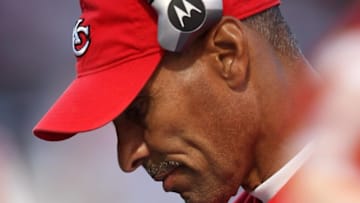 CHICAGO - SEPTEMBER 16: Head coach Herm Edwards of the Kansas City Chiefs stands with his head down against the Chicago Bears at Soldier Field on September 16, 2007 in Chicago, Illinois. The Bears won 20-10. (Photo by Jonathan Daniel/Getty Images)