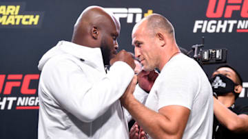 Derrick Lewis and Aleksei Oleinik (Photo by Chris Unger/Zuffa LLC via Getty Images)
