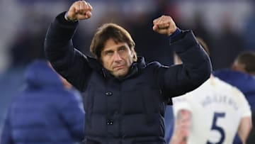 LEICESTER, ENGLAND - JANUARY 19: Antonio Conte the head coach / manager of Tottenham Hotspur celebrates at full time during the Premier League match between Leicester City and Tottenham Hotspur at The King Power Stadium on December 16, 2021 in Leicester, England. (Photo by Robbie Jay Barratt - AMA/Getty Images)