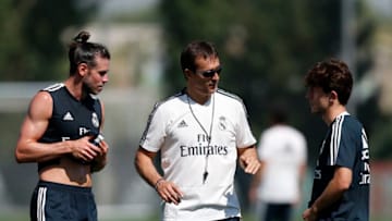 MADRID, SPAIN - JULY 19: Julen Lopetegui (C) Gareth Bale (L) and Alvaro Odriozola of Real Madrid during a training session at Valdebebas training ground on July 19, 2018 in Madrid, Spain. (Photo by Victor Carretero/Real Madrid via Getty Images)
