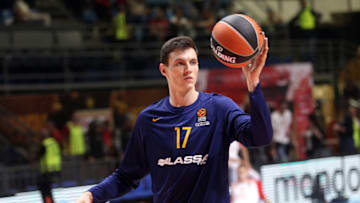 BELGRADE, SERBIA - OCTOBER 20: Rodions Kurucs, #17 of FC Barcelona Lassa warms up during the 2017/2018 Turkish Airlines EuroLeague Regular Season Round 2 game between Crvena Zvezda mts Belgrade and FC Barcelona Lassa at Aleksandar Nikolic Hall on October 20, 2017 in Belgrade, Serbia. (Photo by Marko Metlas/EB via Getty Images)