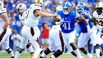 LEXINGTON, KY - SEPTEMBER 01: Josh Allen #41 of the Kentucky Wildcats plays against the Central Michigan Chippewas at Commonwealth Stadium on September 1, 2018 in Lexington, Kentucky. (Photo by Andy Lyons/Getty Images)
