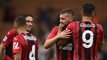 L'abbraccio tra Ante Rebic e Olivier Giroud L'abbraccio tra Ante Rebic e Olivier Giroud