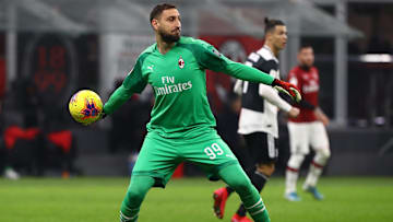 AC Milan v Juventus - Coppa Italia: Semi Final