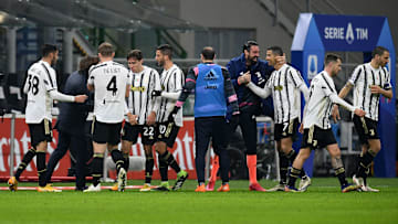 La Juventus festeggia il successo nel big match contro il Milan
