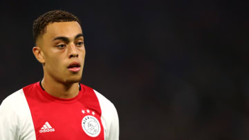 Sergino Dest est tout proche du Barça