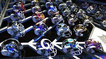 AMFOOT-NFL-SUPER-PATRIOTS-RAMS
