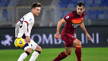 Un duello tra Nandez e Mkhitaryan 