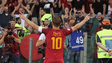 Totti dinanzi ai tifosi nella sua ultima partita