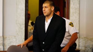 El ex jugador de los Patriots se suicidó en la cárcel donde cumplía condena de cadena perpetua