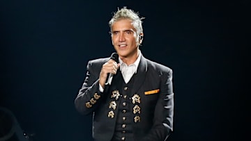 Alejandro Fernandez durante un concierto en Las Vegas