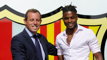 Alex Song con el Barcelona