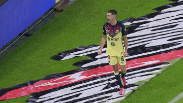 Alvaro Fidalgo celebrando su gol con América
