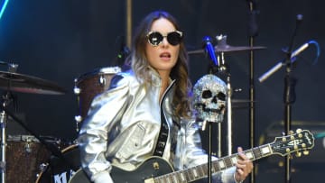 Belinda prepara canción con Nodal