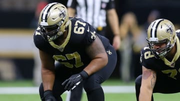 The Chicago Bears should target Pro Bowl offensive lineman Larry Warford. 