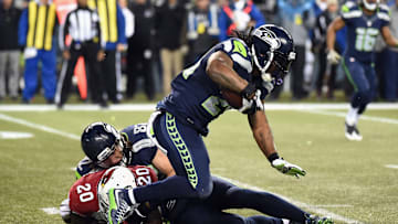 Marshawn Lynch breaking tackles vs. the Cardinals during his first stint with the Seahawks