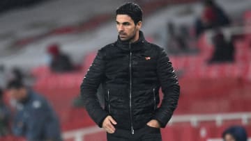 Les deux hommes portent Arsenal dans leur coeur, et Fabregas souhaite ainsi donner plus de temps à Mikel Arteta avant de tirer des conclusions.