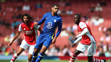 Ruben Loftus-Cheek (tengah)