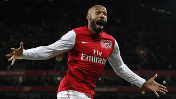 Thierry Henry est l'un des deux premiers joueurs intronisés au Hall of Fame de Premier League.