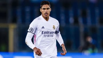 Raphael Varane sous les copuleurs du Real Madrid. 