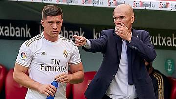 Sem espaço com Zidane, Luka Jović deve deixar o Real Madrid, mas para onde? Veja três candidatos a contar com o atacante. Sem espaço com Zidane, Luka Jović deve deixar o Real Madrid, mas para onde? Veja três candidatos a contar com o atacante.