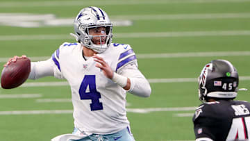 Dak Prescott lideró a la ofensiva de los Cowboys ante los Falcons para ganar uno de los premios de la segunda semana
