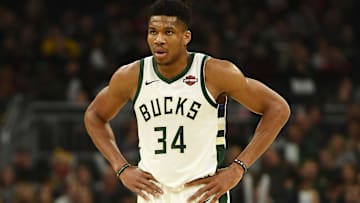 Giannis Antetokounmpo durante una acción del partido NBA entre Atlanta Hawks y Milwaukee Bucks