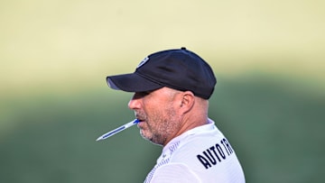 Galo investiu mais de R$ 100 milhões para atender aos pedidos de Jorge Sampaoli... clube segue no mercado.
