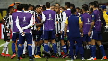 Após a classificação do Atlético-MG, a delegação do Boca Juniors gerou uma confusão no Mineirão e foi parar na delegacia. 