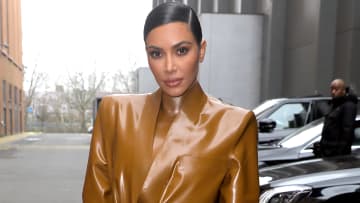 Kim Kardashian está siendo acusada de no pagar sueldos de sus empleados a término