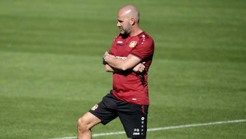 Leverkusens Trainer Peter Bosz braucht dringend Verstärkungen für den Angriff