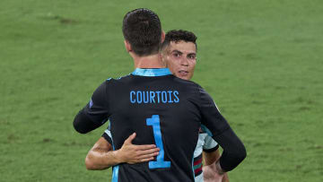 Courtois et Ronaldo après le match. 