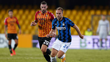 Eriksen nel match di andata contro il Benevento 