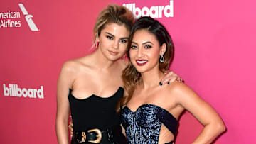Selena Gómez y Francia Raisa fueron víctimas de una broma hecha por una serie