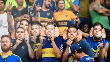 Caretas de Riquelme durante el Boca Juniors v Argentinos Juniors 