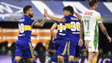Boca Juniors v Defensa y Justicia - Copa De La Liga Profesional 2021 - El saludo de Tevez con Zeballos