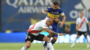 Boca Juniors v River Plate - Copa De La Liga Profesional 2021 - Tevez pelea contra Maidana.
