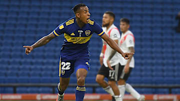 Boca Juniors v River Plate - Copa De La Liga Profesional 2021 - Villa festeja su gol.
