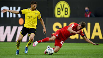 Noch Rivalen - bald Teamkollegen? Achraf Hakimi im Zweikampf mit Thomas Müller